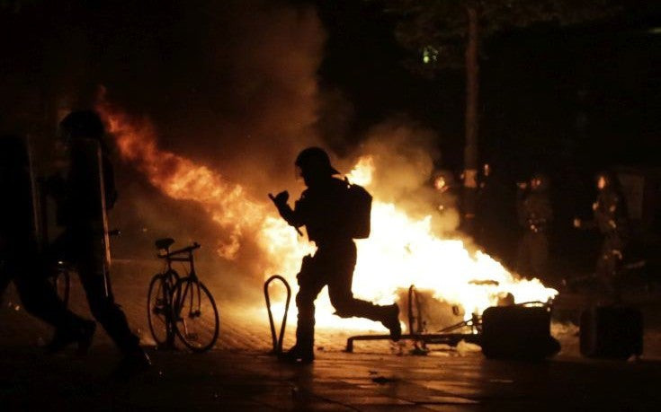 Süddeutsche Zeitung για τα επεισόδια στην G20 στο Αμβούργο: Οι ταραξίες ήρθαν και από την Ελλάδα